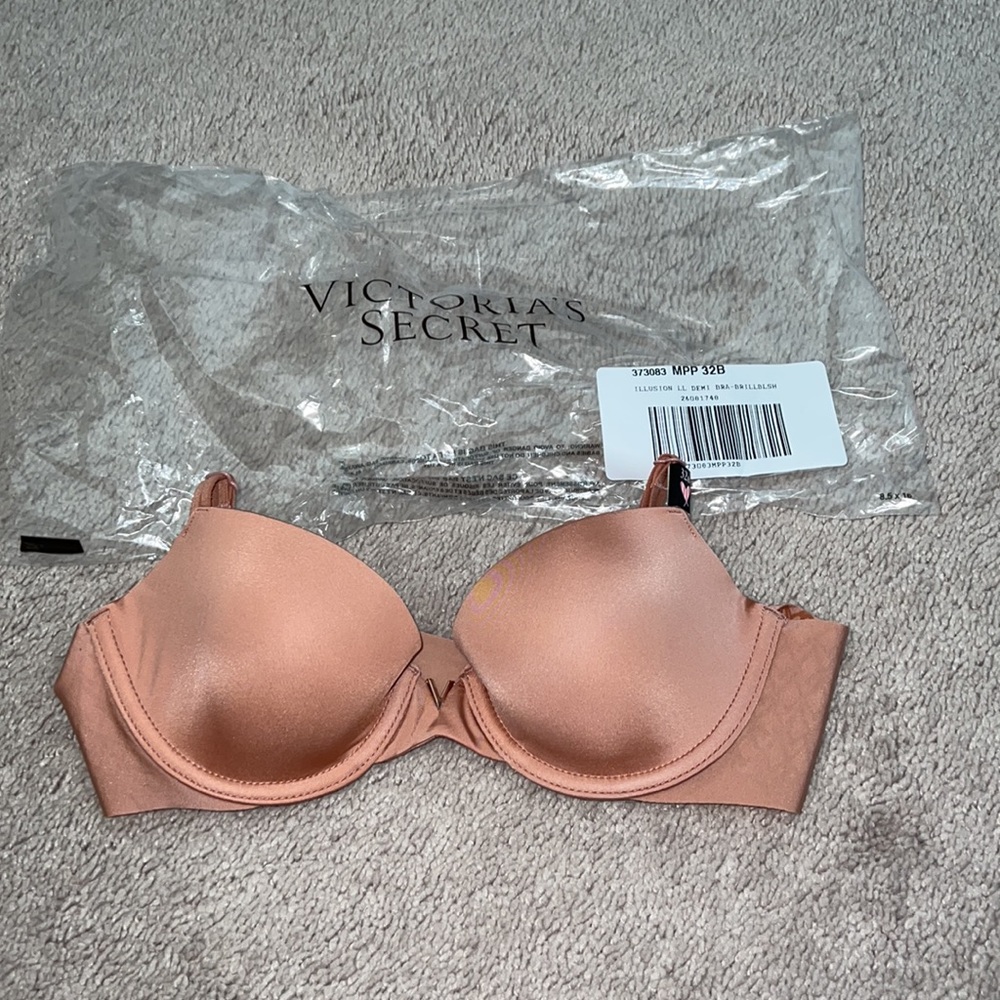 NWT✨Victoria’s Secret Illusion Demi Bra - Picture 2 of 8
